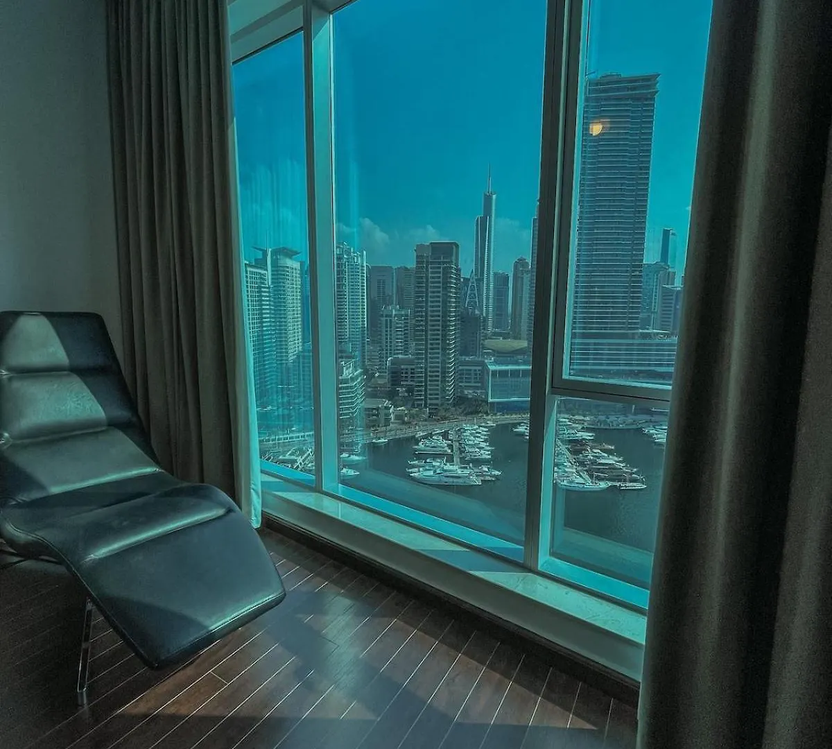 Stunning 2 Bedroom Marina Canal View Apartment Dubai