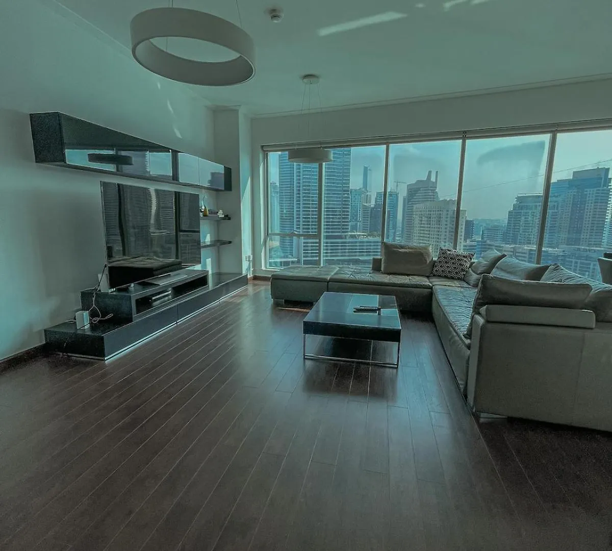 Stunning 2 Bedroom Marina Canal View Apartment Dubai