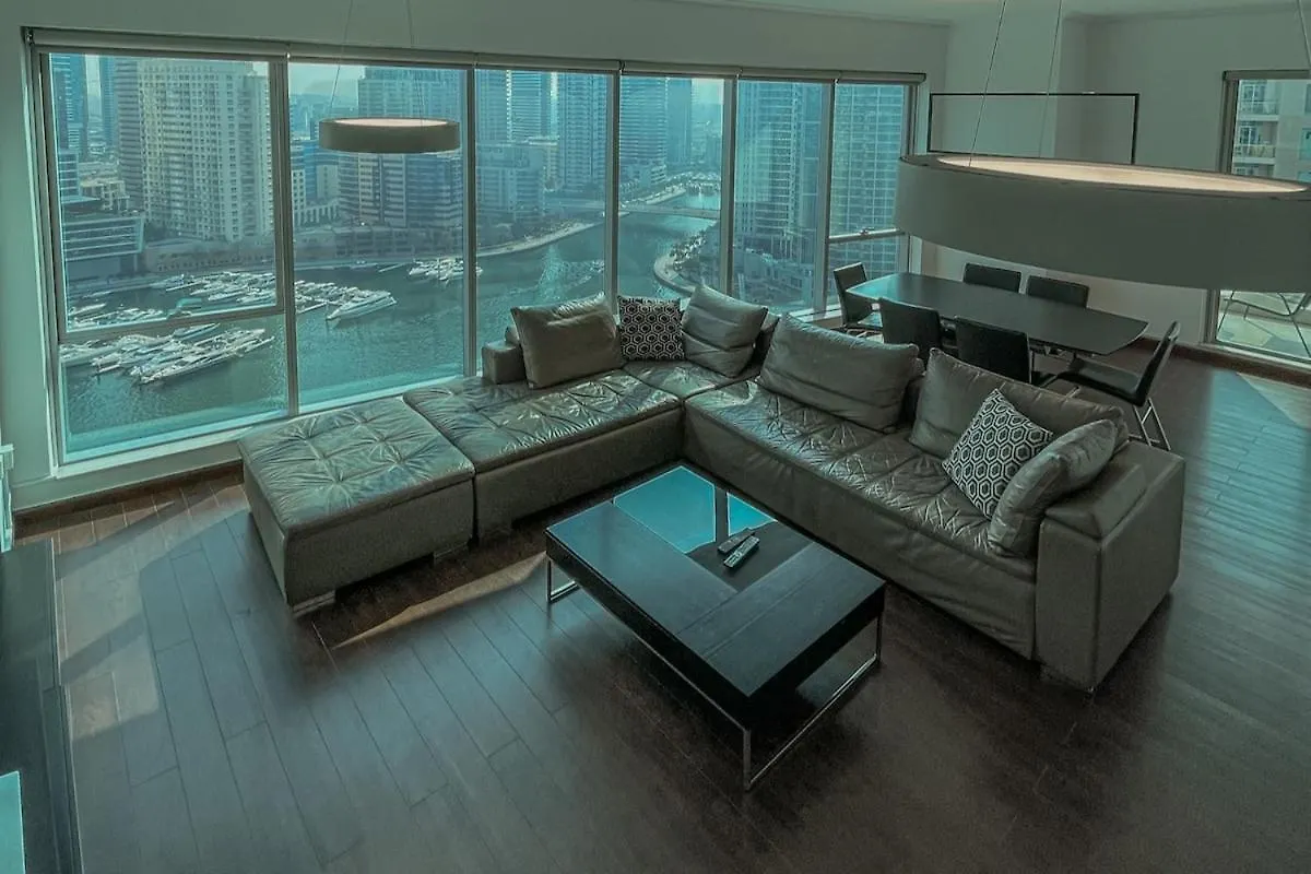 Stunning 2 Bedroom Marina Canal View Apartment location